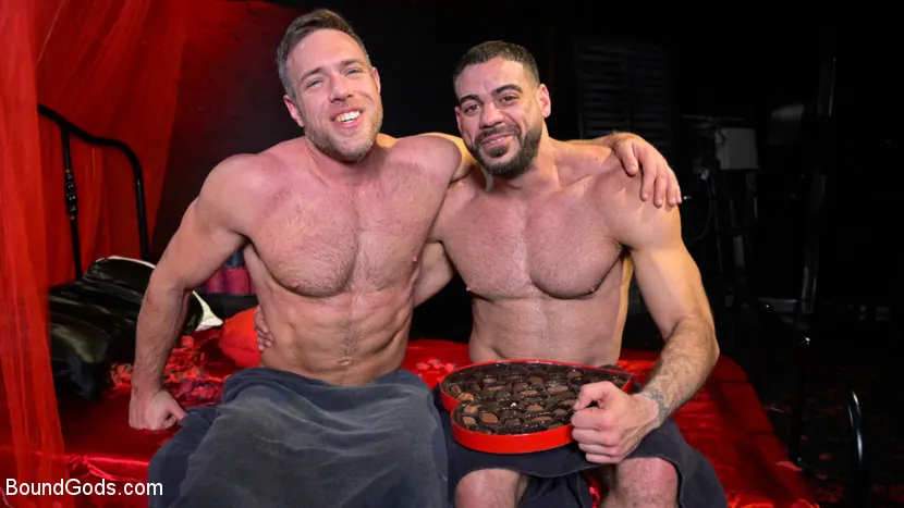 Alex Mecum - Bound Valentine: Alex Mecum Covered in Wax, Suspended, Pumped, Fucked | Picture (30)