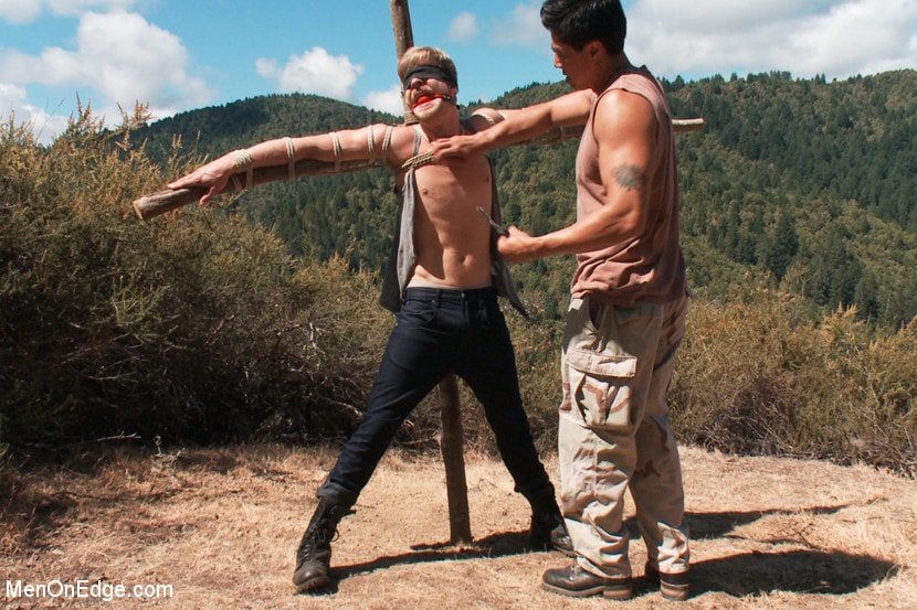 Logan Stevens - Captured and edged in the deep woods | Picture (11)