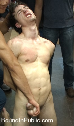 Rob Yaeger - Horny crowd jumps on a ripped stud in a skate shop | Picture (13)