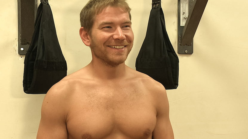 Loudmouth muscle-head gets taken down and gang fucked at a boxing gym