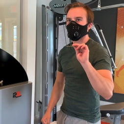 Gym Hookup: Newcomer Luke Hudson Fists Alex Hawk