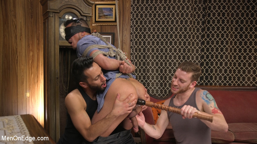 Cesar Xes Gets His Huge Cock Sucked And Edged