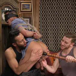 Cesar Xes Gets His Huge Cock Sucked And Edged