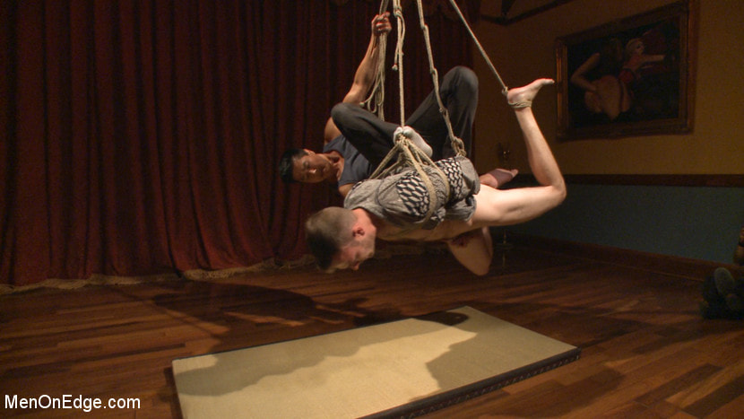 Edged in front of a live audience Christian Wilde blows a massive load