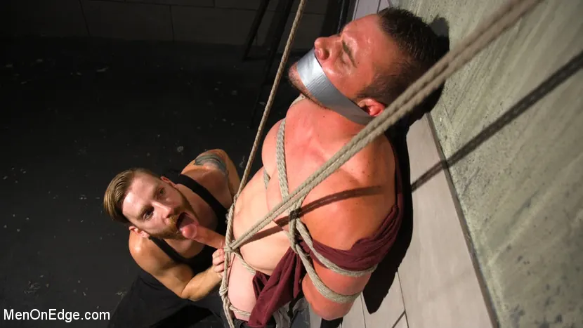 Darin Silvers - Straight Beefcake Stud Gets Edged | Picture (2)