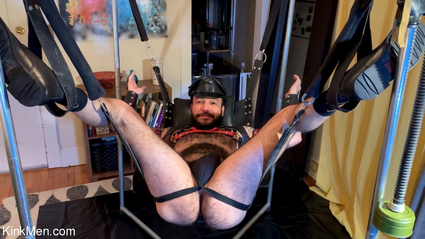 Holiday Stuffing: Seth Santoro Fists Hairy Stud Julian Torres