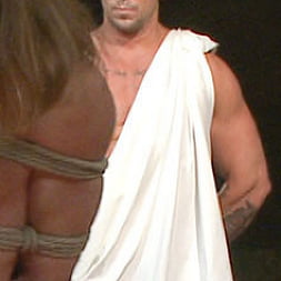 PUNISH THE ESCAPED GLADIATOR FOR HIS CRIMES AGAINST ROME!!!