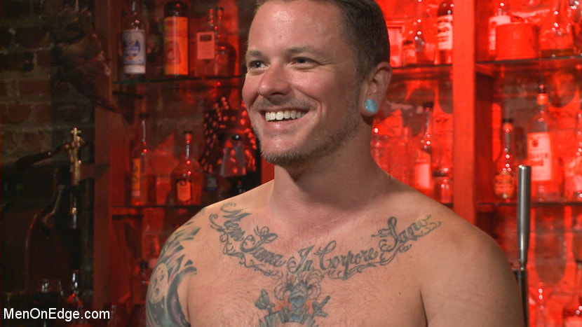 Out-Creeping the Horny Bartender