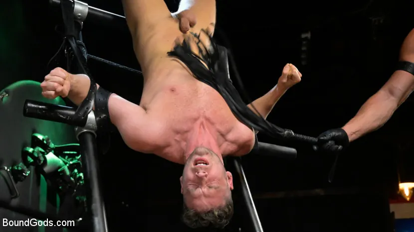 Michael Roman - I Dream of Leather: Damon Heart Submits to Leather God Michael Roman | Picture (12)