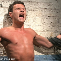 Hot stud pushes his limits to the max!