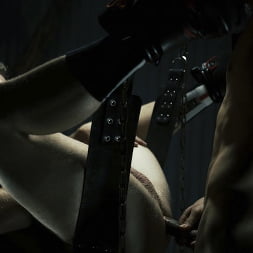 Hard and Raw: Brian Bonds and Odin Strokes