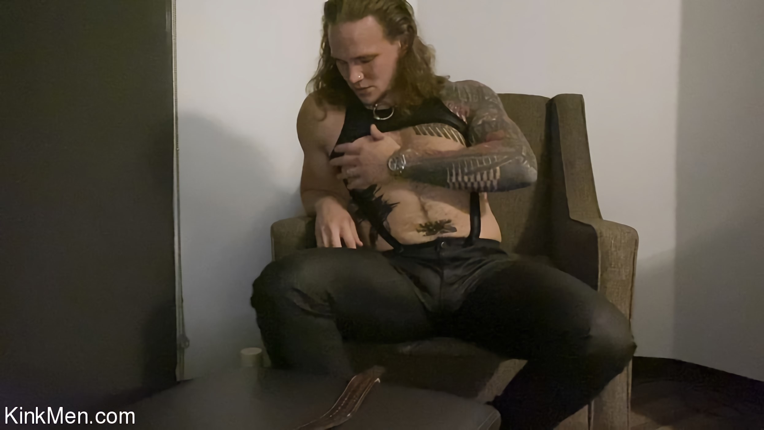 Peter Hooke Unloads Hot Jizz