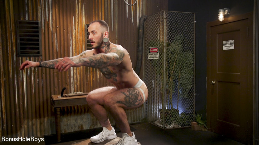 FTM Muscle Boy Gets Wet For The Gym